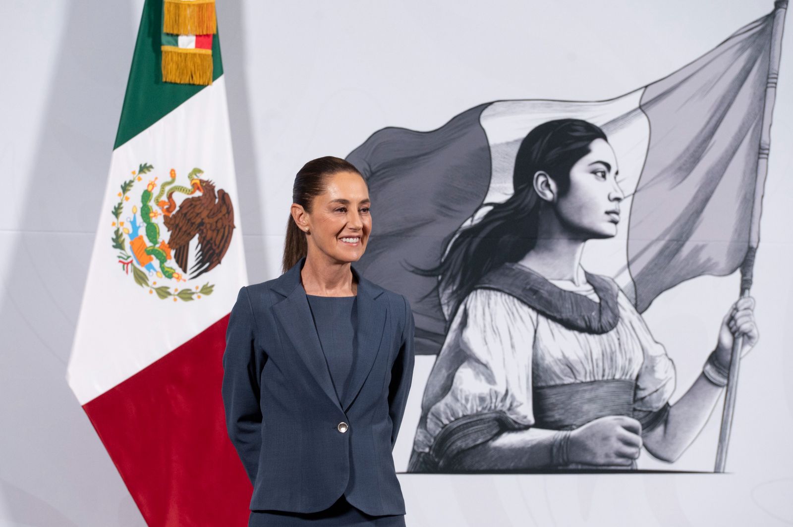 Inicia Red Nacional de Tejedoras de la Patria para que las mujeres nos protejamos entre todas: Claudia Sheinbaum