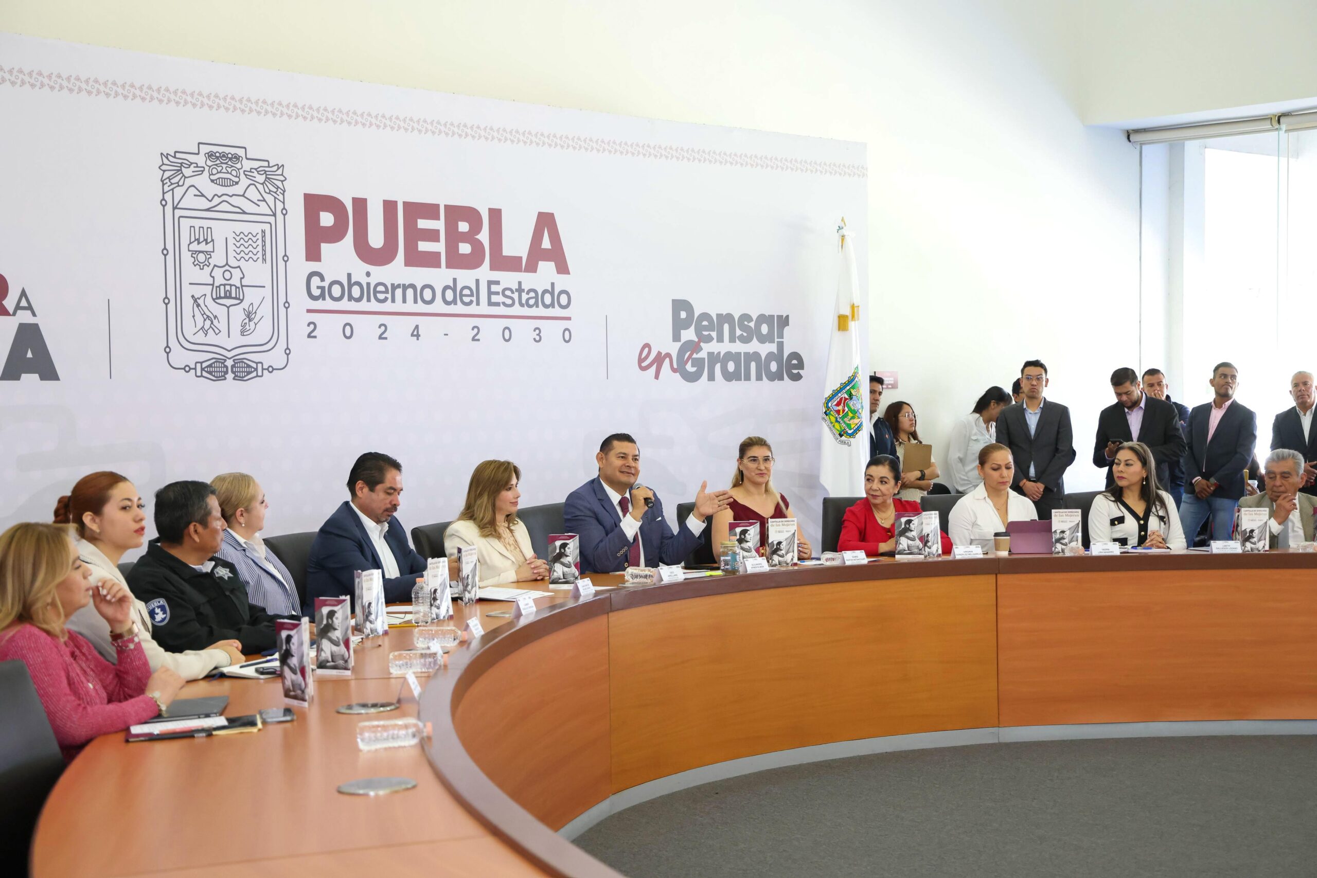 Revela Armenta que en Puebla operan “Cárteles del Despojo” y “Cártel de Laudos”