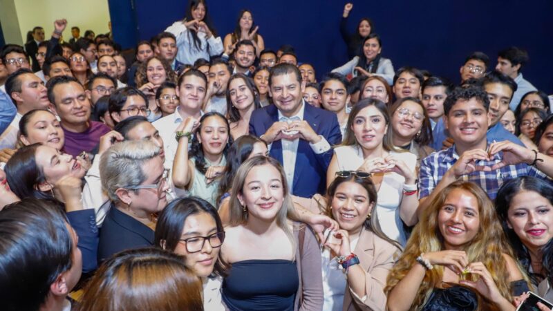 Becas de Conectividad fortalecen bienestar educativo de jóvenes poblanos: Alejandro Armenta