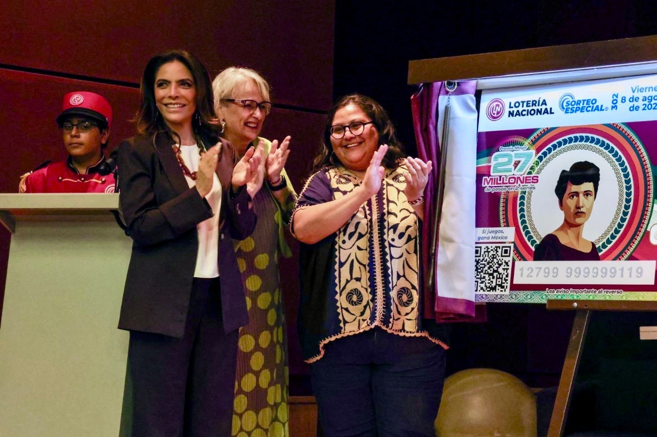 En el 255 aniversario de Lotería Nacional se distingue a mujeres que han sido pilares en la transformación de la Patria