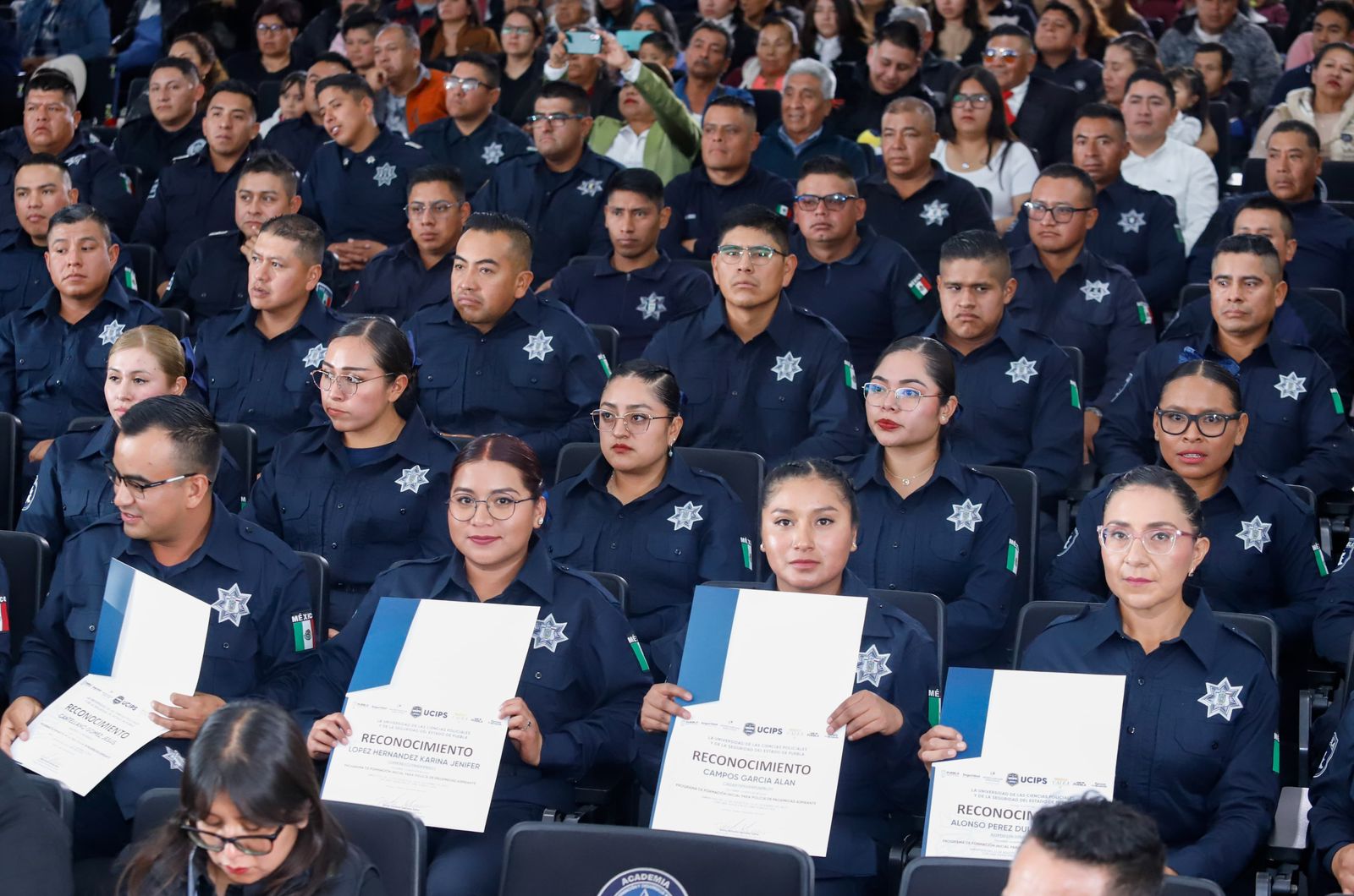 Puebla prepara policías confiables en beneficio de familias