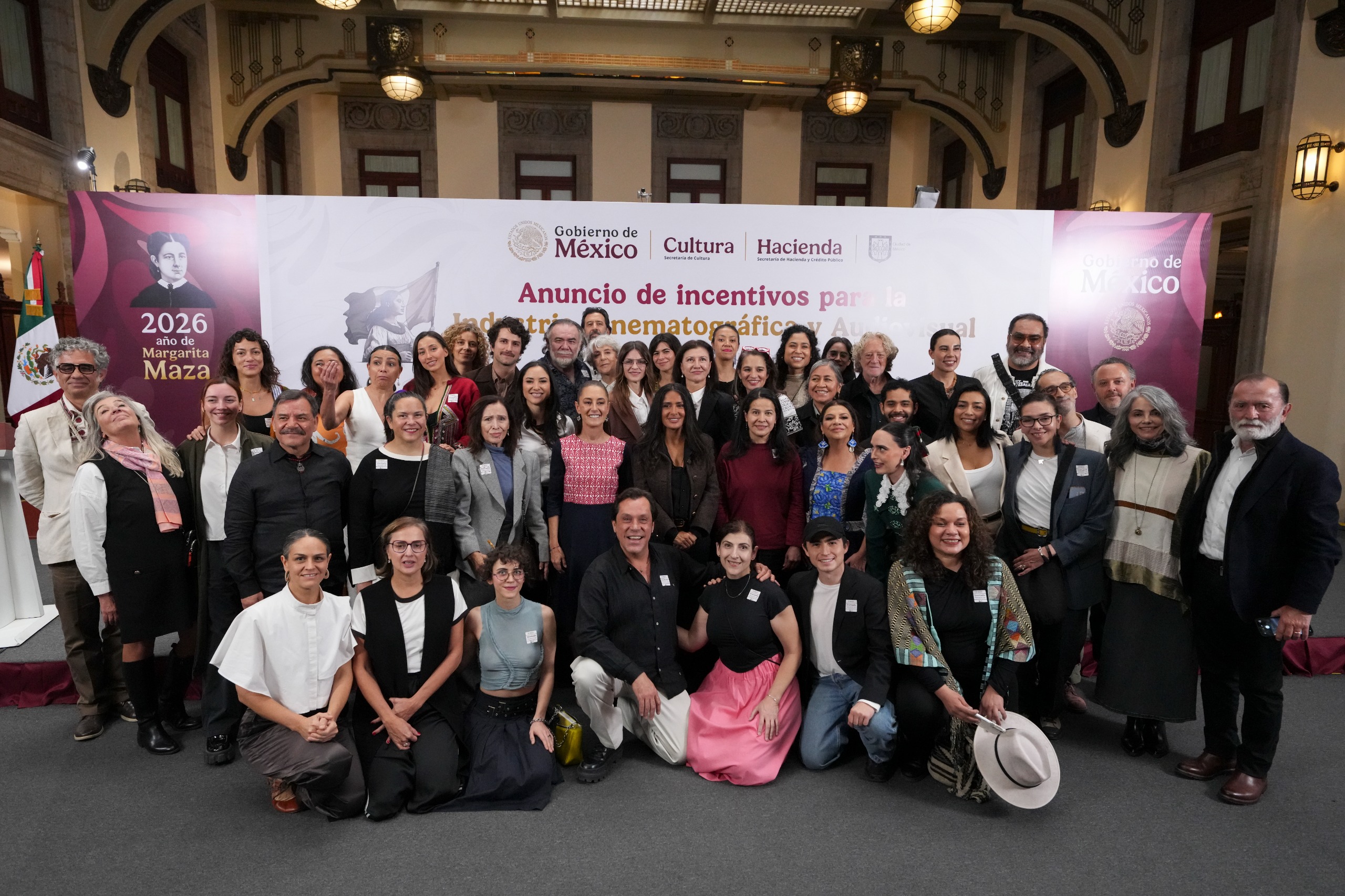 Presidenta anuncia Plan Integral de Apoyo al Cine Nacional; incluye un incentivo fiscal de 30% del ISR a proyectos realizados en el país