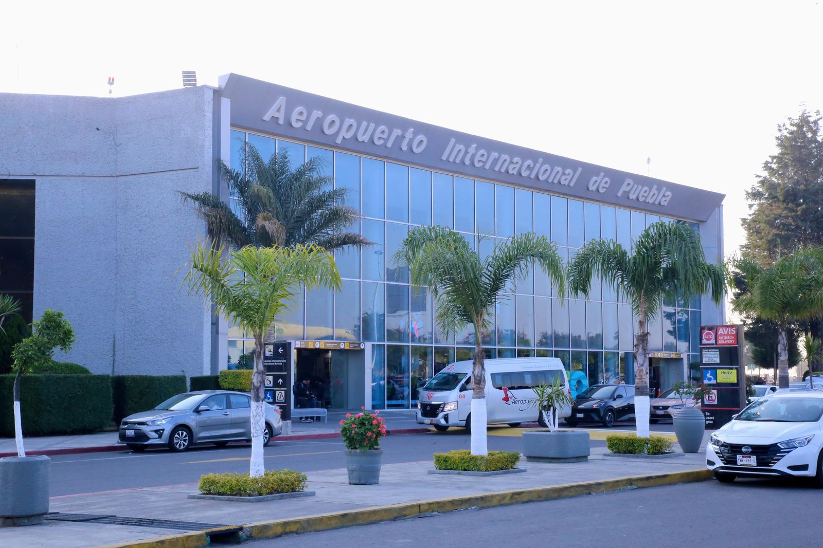 Volaris reconoce potencial económico y turístico de Puebla