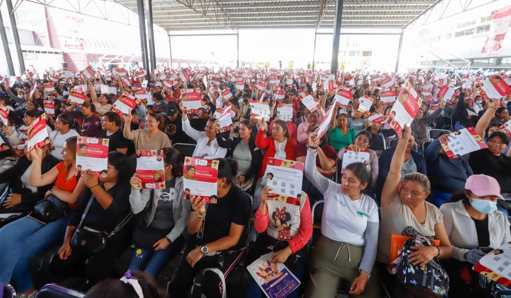 Puebla impulsa registro universal de la Beca Rita Cetina