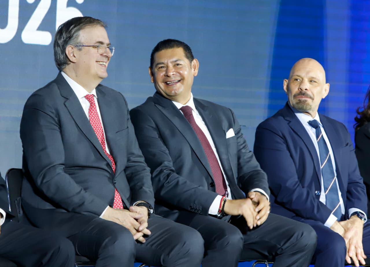 Puebla se posiciona como el epicentro de la industria textil, automotriz y próximamente del ramo farmacéutico: Marcelo Ebrard