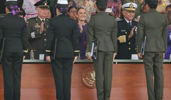 Presidenta conmemora Día Internacional de la Mujer en homenaje a las mujeres de las Fuerzas Armadas