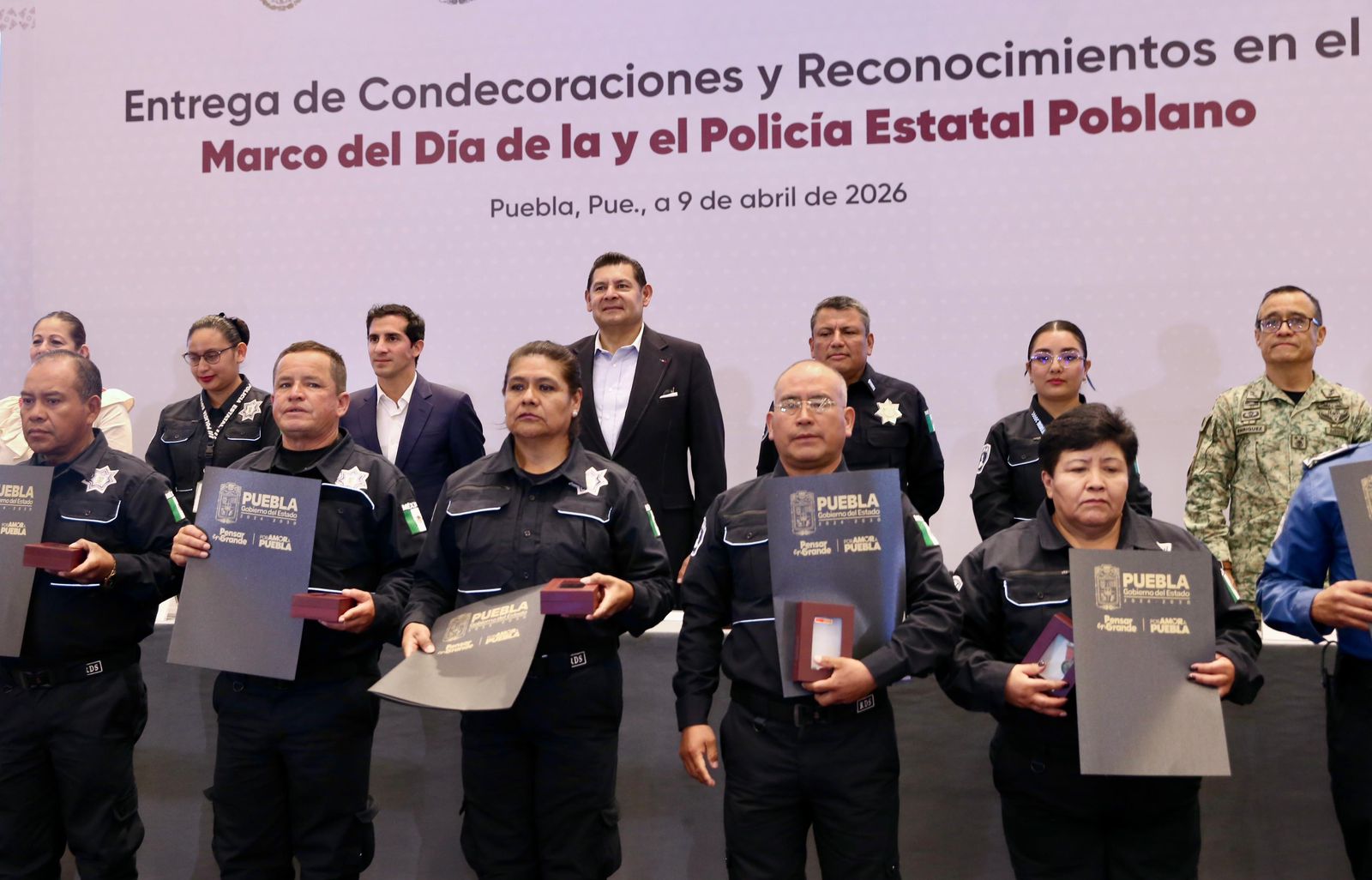 Puebla reconoce el valor policial
