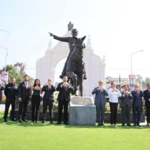 Rehabilita gobierno de Puebla el Arco de Loreto y devela escultura de Ignacio Zaragoza