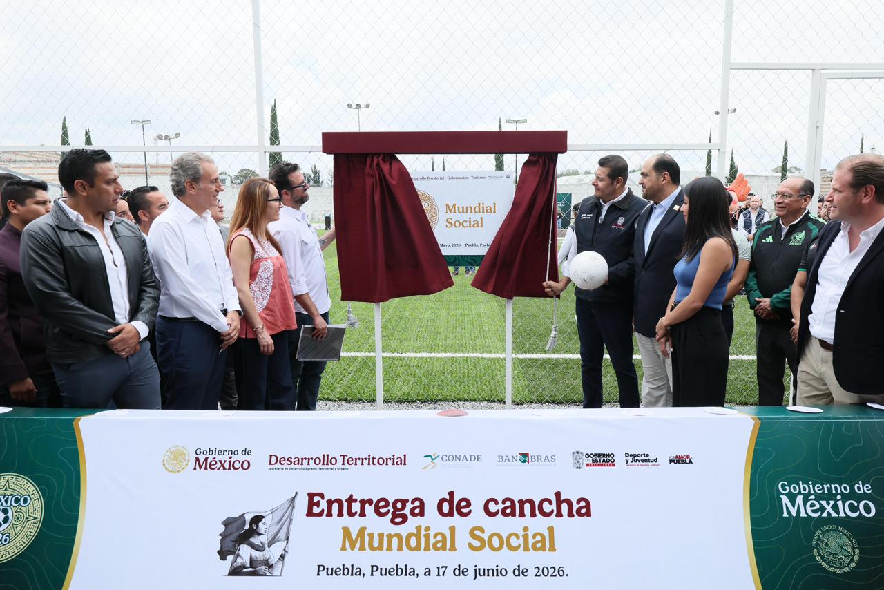 Entregan cancha de fútbol del Mundial Social en el Polideportivo José María Morelos y Pavón