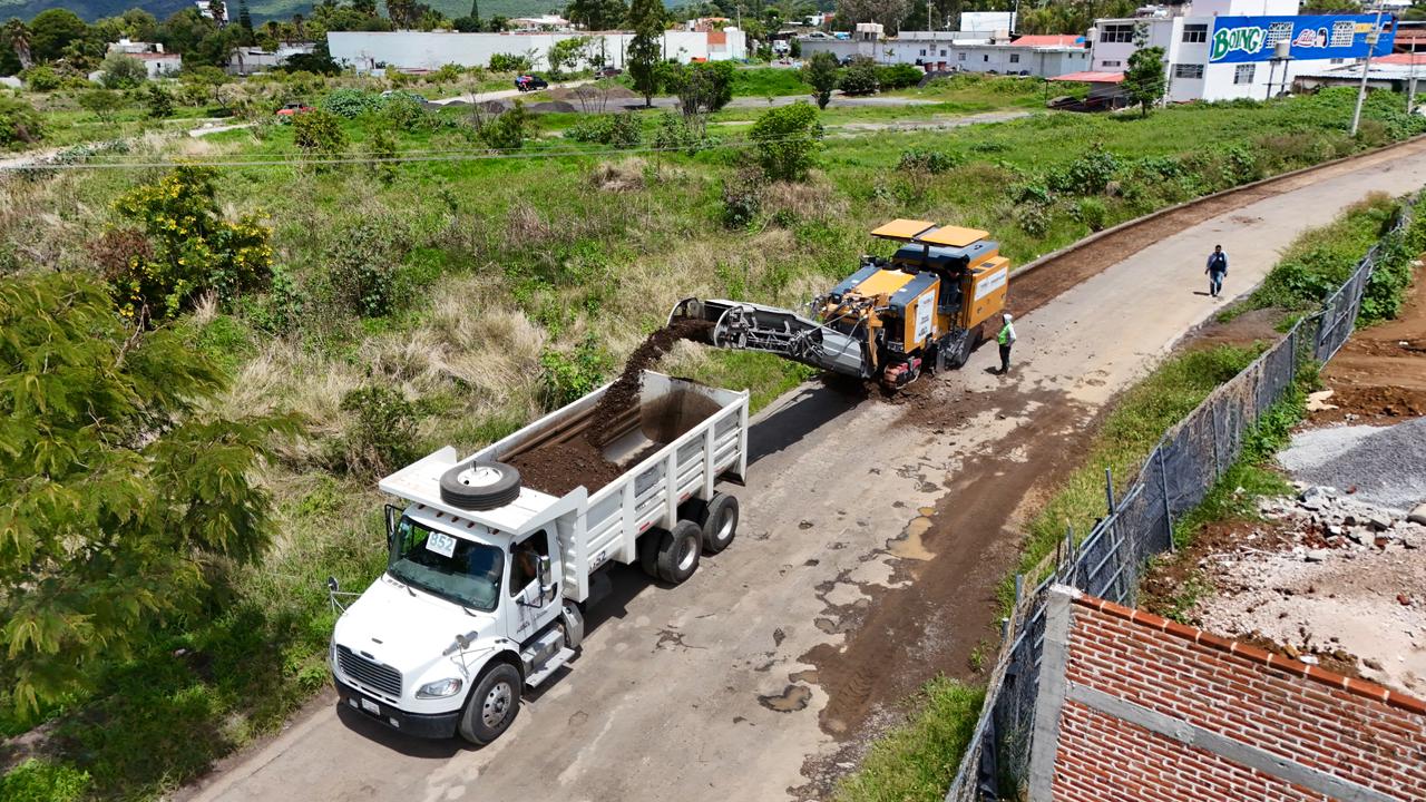 Inician pavimentación de Gran Avenida y Camino Los Molinos a San Juan Portezuelos