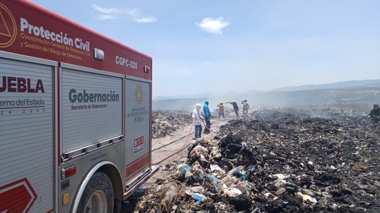 Control de incendio en Acatlán registra avance de 85%