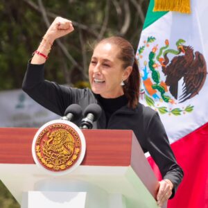 Claudia Sheinbaum decreta renombrar Paso de Cortés en Paso de Pueblos Indígenas, en gira por Puebla