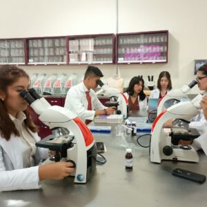 USEP se consolida en la formación de médicos con vocación humanista