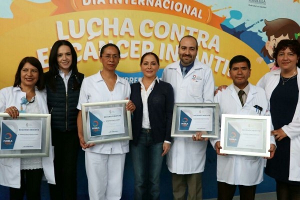 Refrenda Dinorah López de Gali compromiso con la salud de la niñez poblana