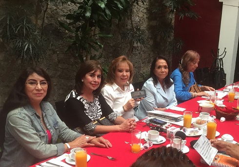 Eduardo Rivera es el privatizador del agua de Puebla: Claudia Hernández