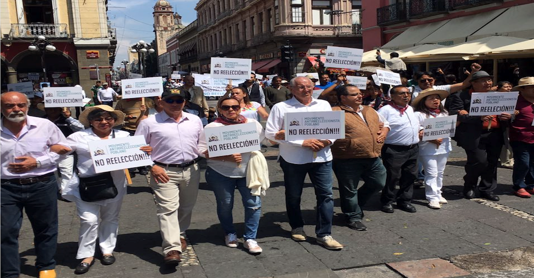 Marchan perseguidos políticos contra la reelección de Rafael Moreno Valle en Puebla, piden «ni un voto a la esposa del ex gobernador»