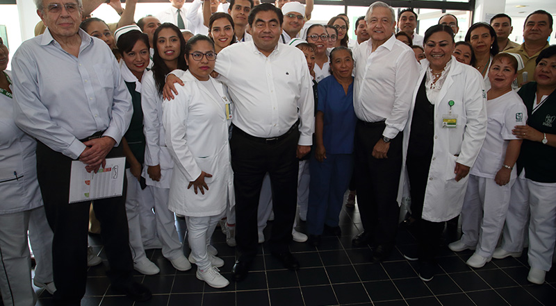La salud en Puebla no estará sujeta al control político, afirma Miguel Barbosa en el marco de la visita presidencial