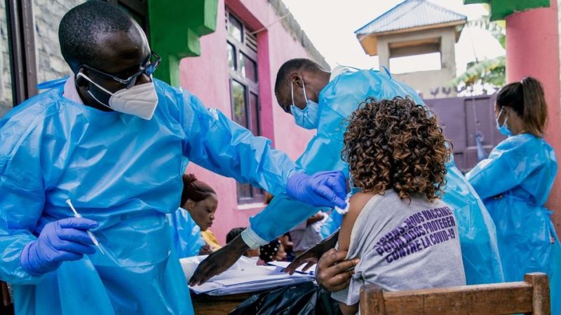 Requieren 23 mil mdd para acabar con la pandemia de COVID-19 este año: OMS