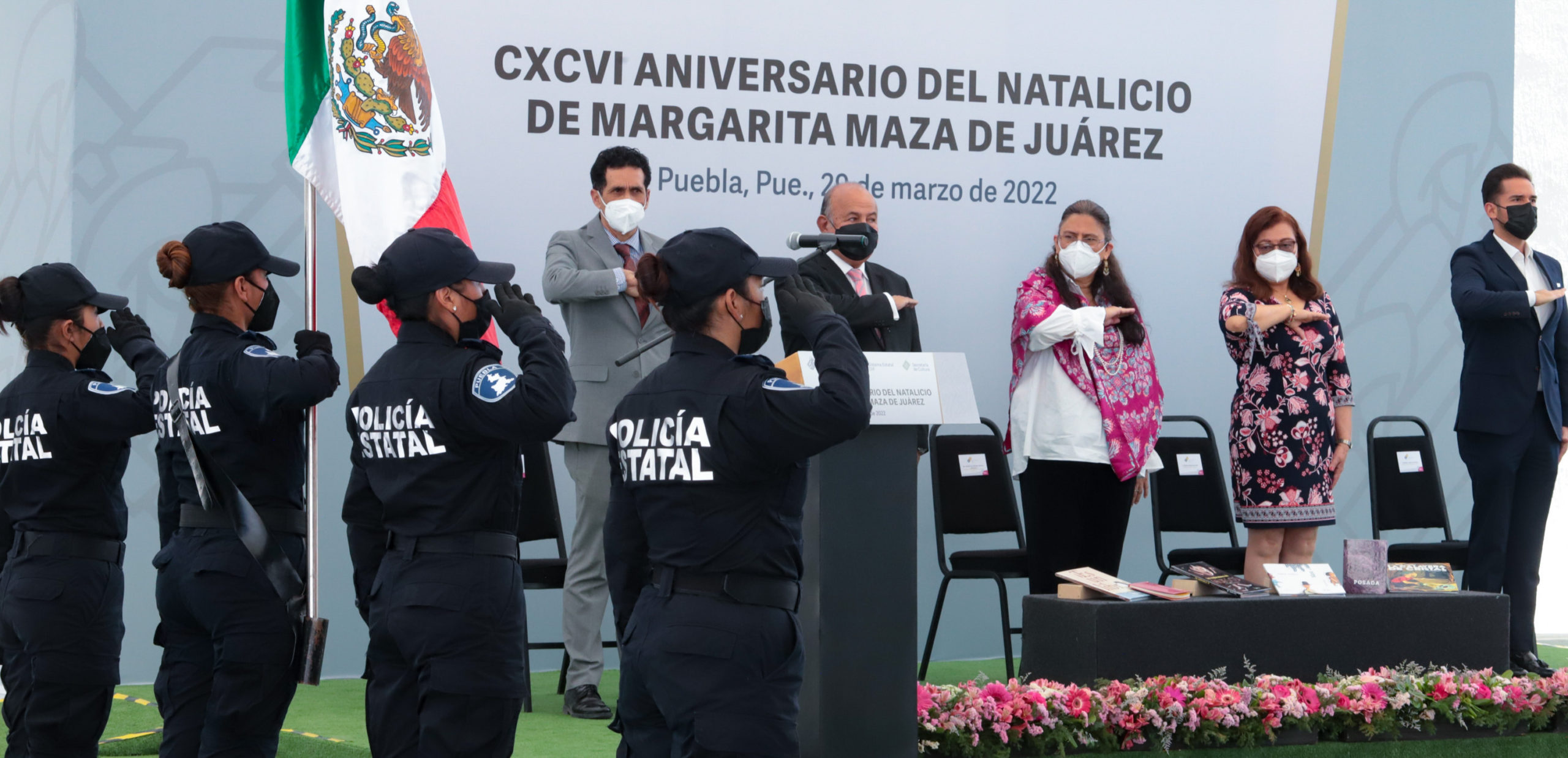 Reconoce Rosario Orozco a mujeres que sin reflectores “hacen Patria”