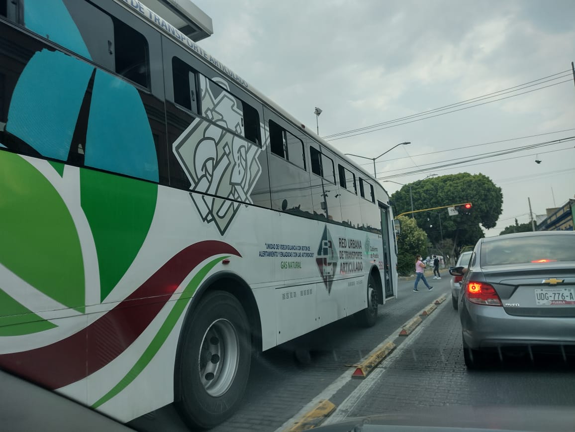 Exijan su descuento en el transporte público, pide el gobernador Barbosa a estudiantes