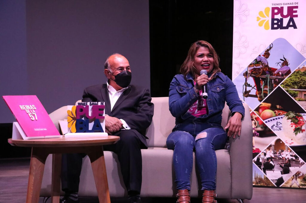 Presenta Cultura Puebla el libro documental de mujeres traileras "Reinas de la 57"