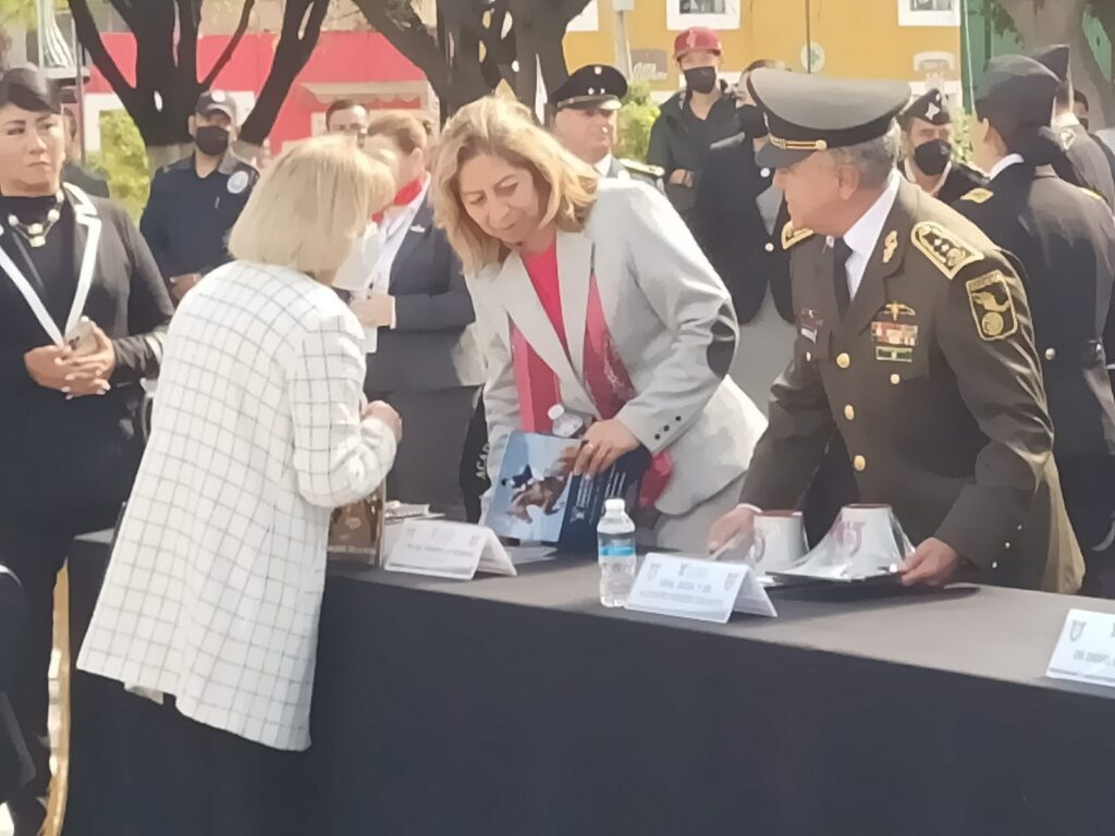 La presidenta de la Federación Nacional de Asociaciones de Padres de Familia A. C. (FENAPAF), Aurora González Tejeda