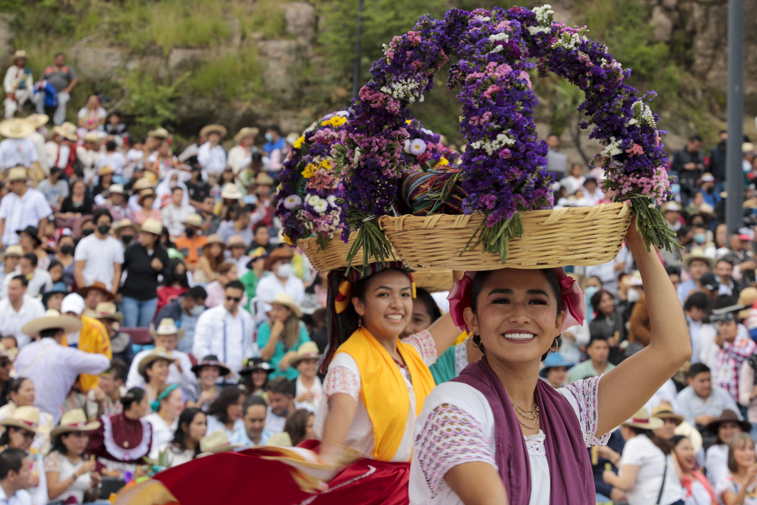 Participan 32 Regiones de Puebla en Huey Atlixcáyotl, Miguel Barbosa Huerta presidió el festival
