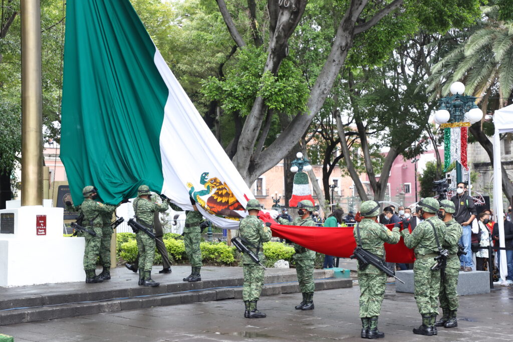 A 254 años de su nacimiento, la Rectora Lilia Cedillo, pidió honrar el legado de La Corregidora Josefa Ortiz de Domínguez, continuar la lucha que emprendió en pos de la libertad y la independencia, 