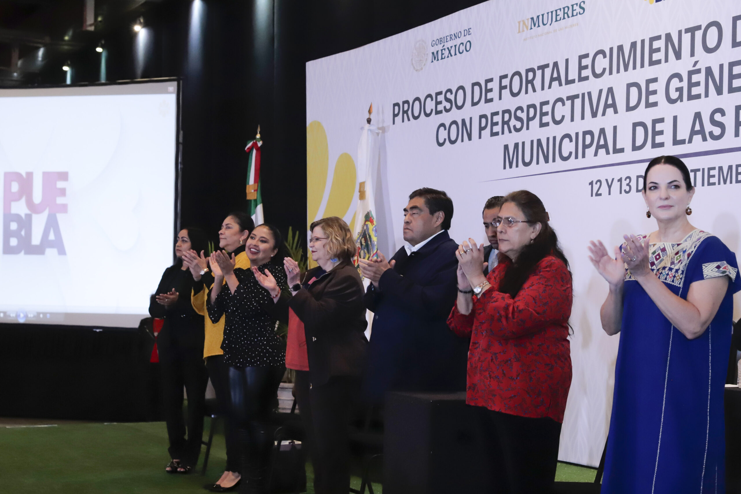 Sin simulación se defiende los derechos de las mujeres: Miguel Barbosa