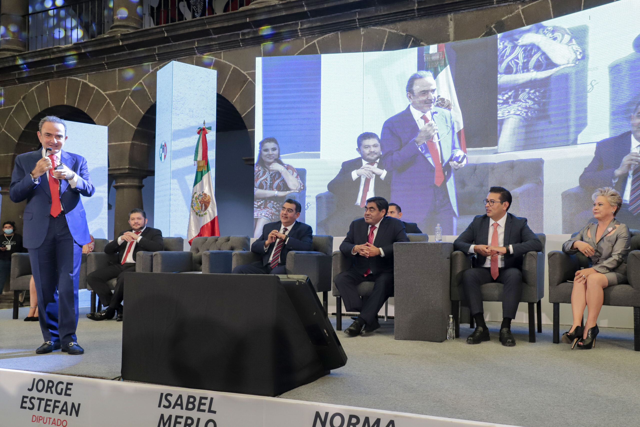 Gobierno y Congreso construyen reformas para ejercer el poder público de manera distinta: Miguel Barbosa