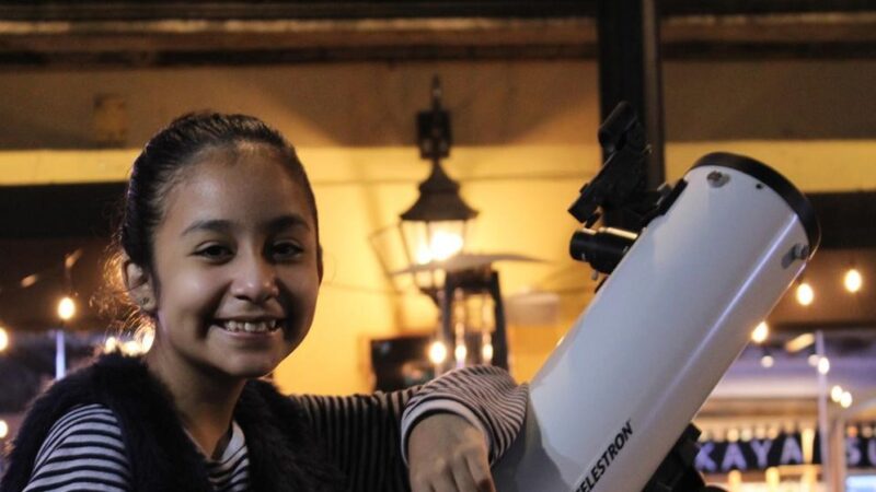 Ashley Martínez la mexicana de 12 años, que ha descubierto dos asteroides aprobados por la NASA