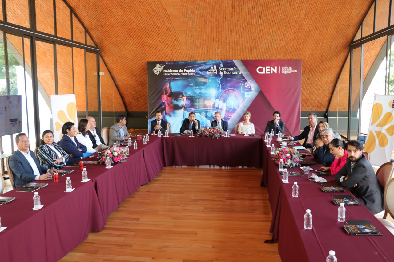 Proyección diplomática y empresarial muestra ventajas competitivas de Puebla: Olivia Salomón de Economía