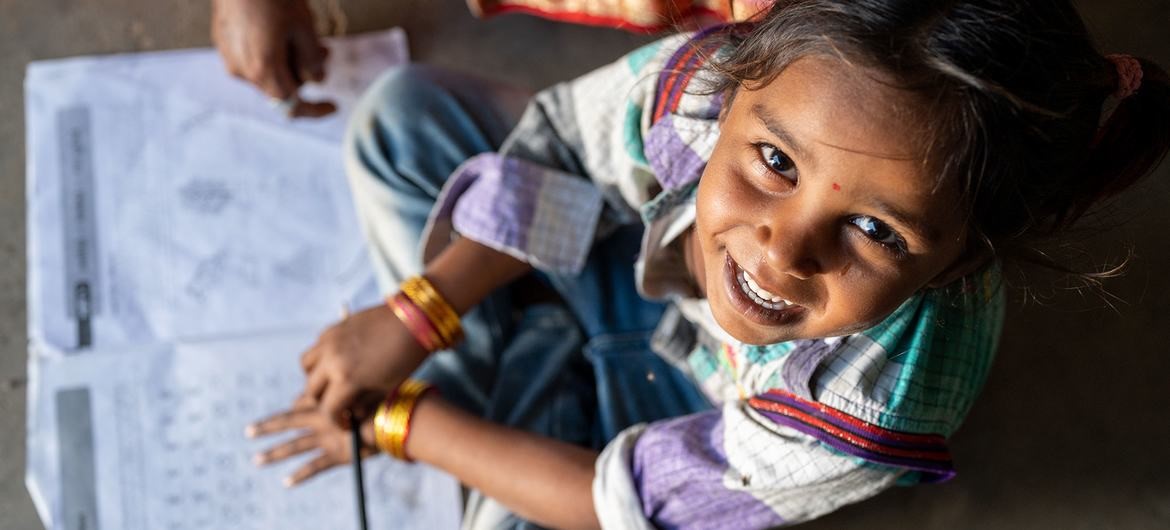 Los alumnos más pobres son los que menos se benefician de la educación pública: UNICEF