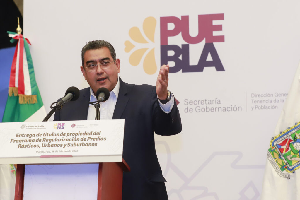 Entrega Sergio Salomón Céspedes 181 títulos de propiedad del programa de regularización de predios