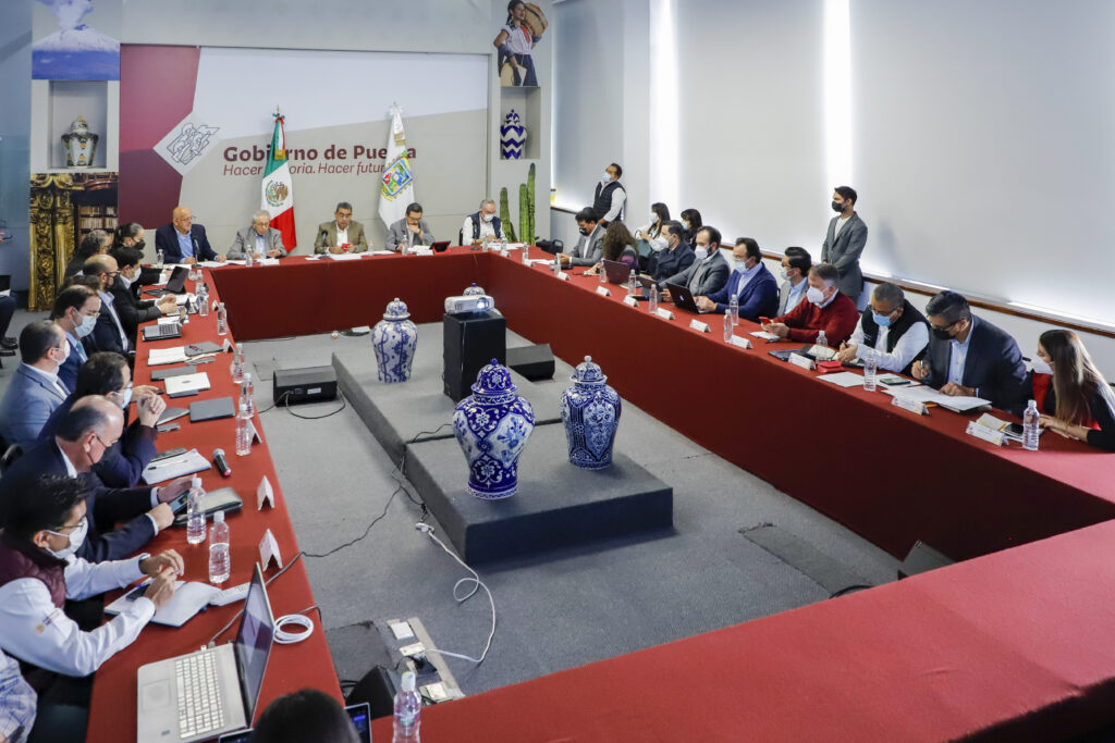 Instalan Puebla y el IMSS mesa de análisis sobre federalización de los servicios de salud