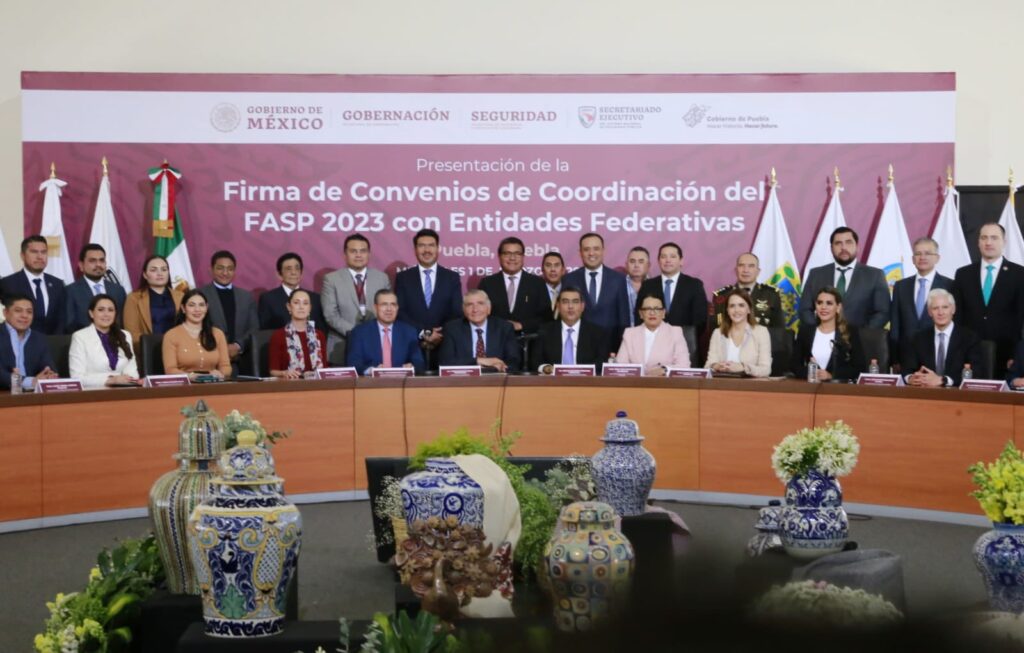 Puebla recibirá de la Federación 287 millones para seguridad pública, firman gobernadores de la zona centro del país Convenio de Colaboración con entidades 