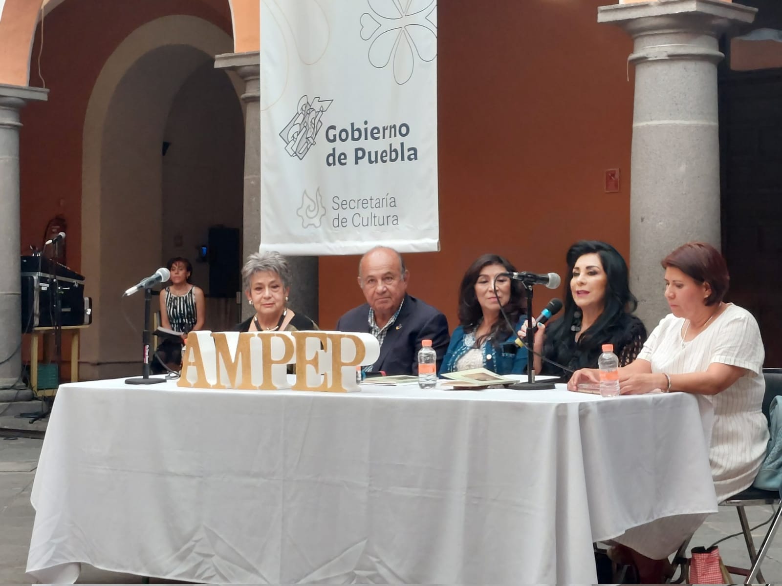 “Cartas de la Esperanza COVID-19”, libro de la AMPEP fue presentado por Cultura de Puebla