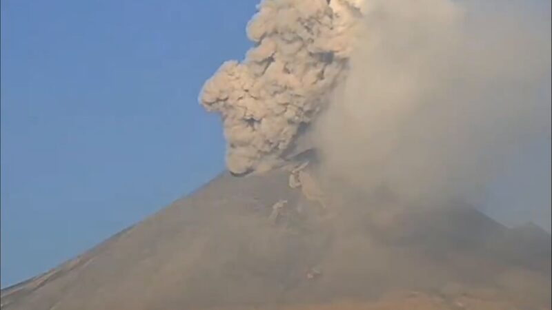 volcan-28-04-2023.-imagen-tomada-de-webcams-Mexico