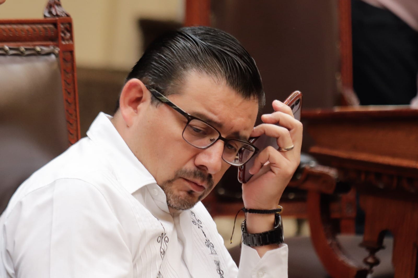PAN en Puebla aprobó la expulsión del diputado Eduardo Alcántara por cometer violencia política de género