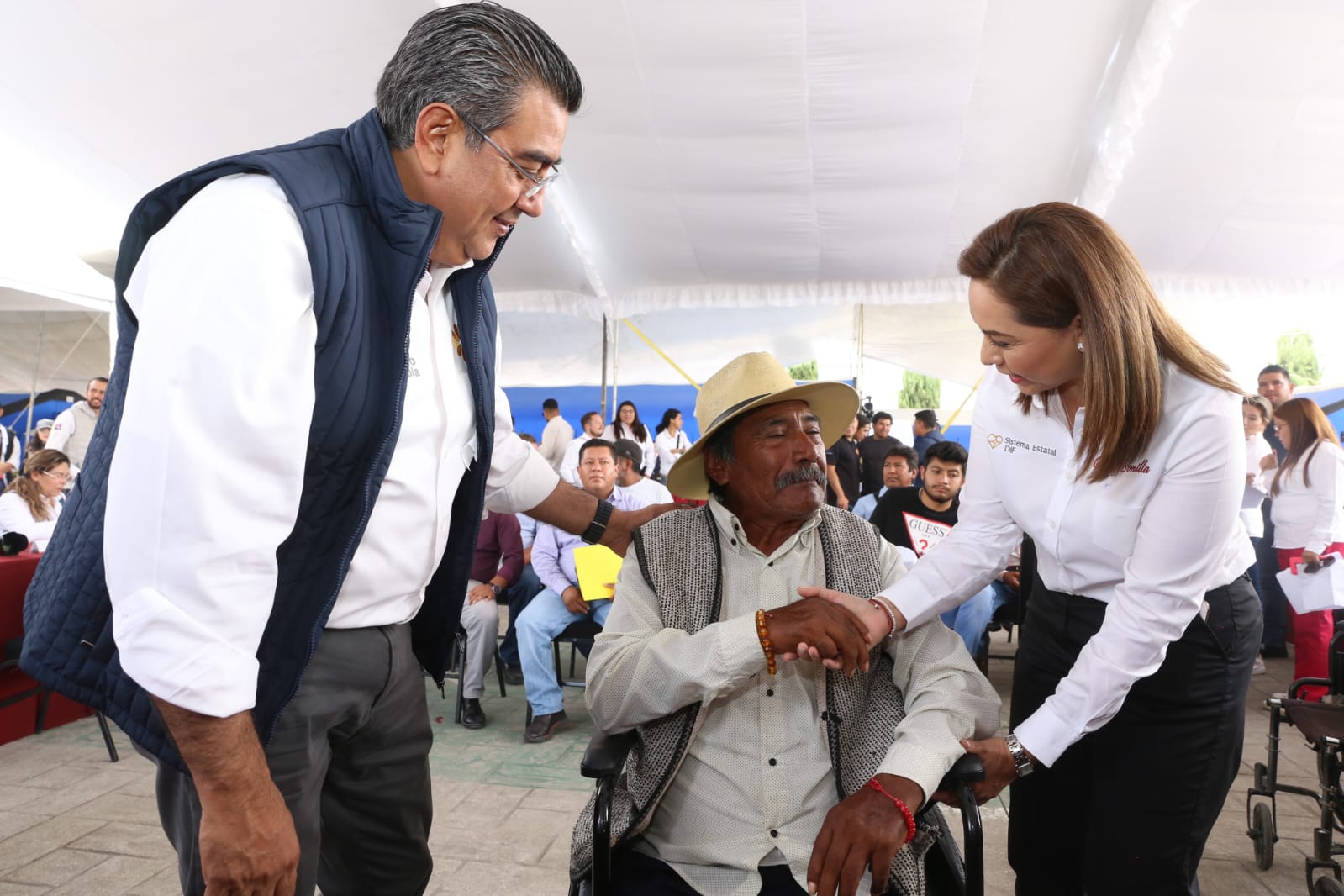 Sergio Salomón atiende necesidades de poblanas y poblanos en Martes Ciudadano