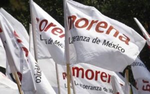 banderas de MORENA