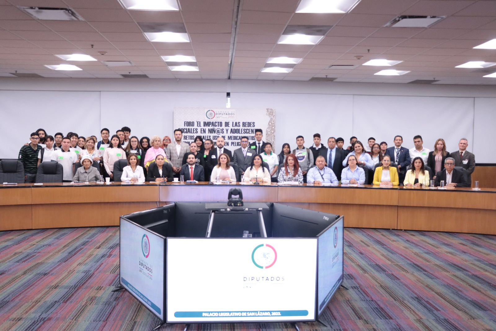 Un 84% de los adolescentes utiliza redes sociales y más del 60% lo hace en exceso