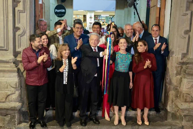 Estuvo Sergio Salón Céspedes con AMLO en entrega de bastón de mando a Claudia Sheinbaum