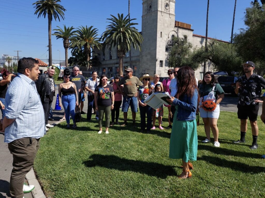 - Más de 100 altaristas poblanos participarán en la "24a. edición del Festival de Día de Muertos" en Los Angeles, California