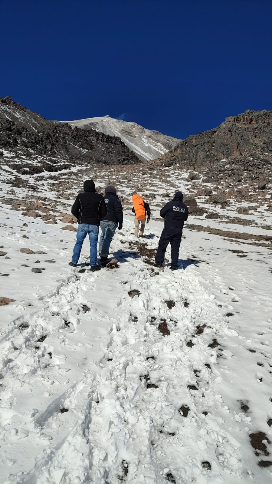 Mantienen la búsqueda del alpinista en el Pico de Orizaba
