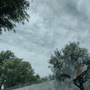 Puebla suspende clases en las Sierras Norte y Nororiental debido a fuertes lluvias