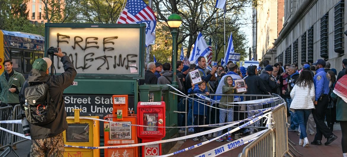 Denuncian la desproporcionada actuación policial contra las protestas en los campus de Estados Unidos