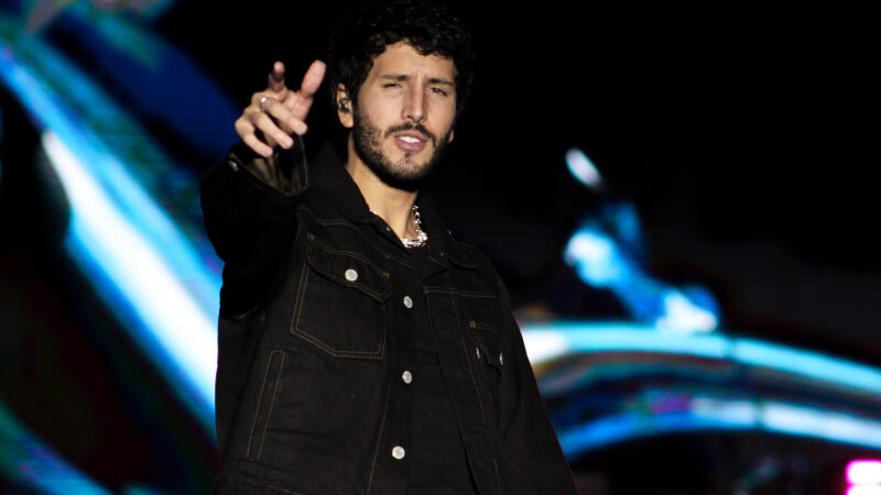 Foro lleno con Sebastián Yatra, en el Teatro del Pueblo en la Feria de Puebla