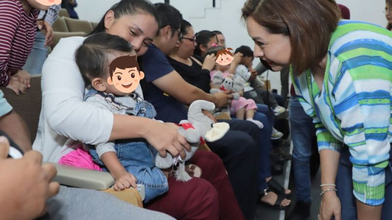 Entrega Gaby Bonilla implantes cocleares a niñas y niños