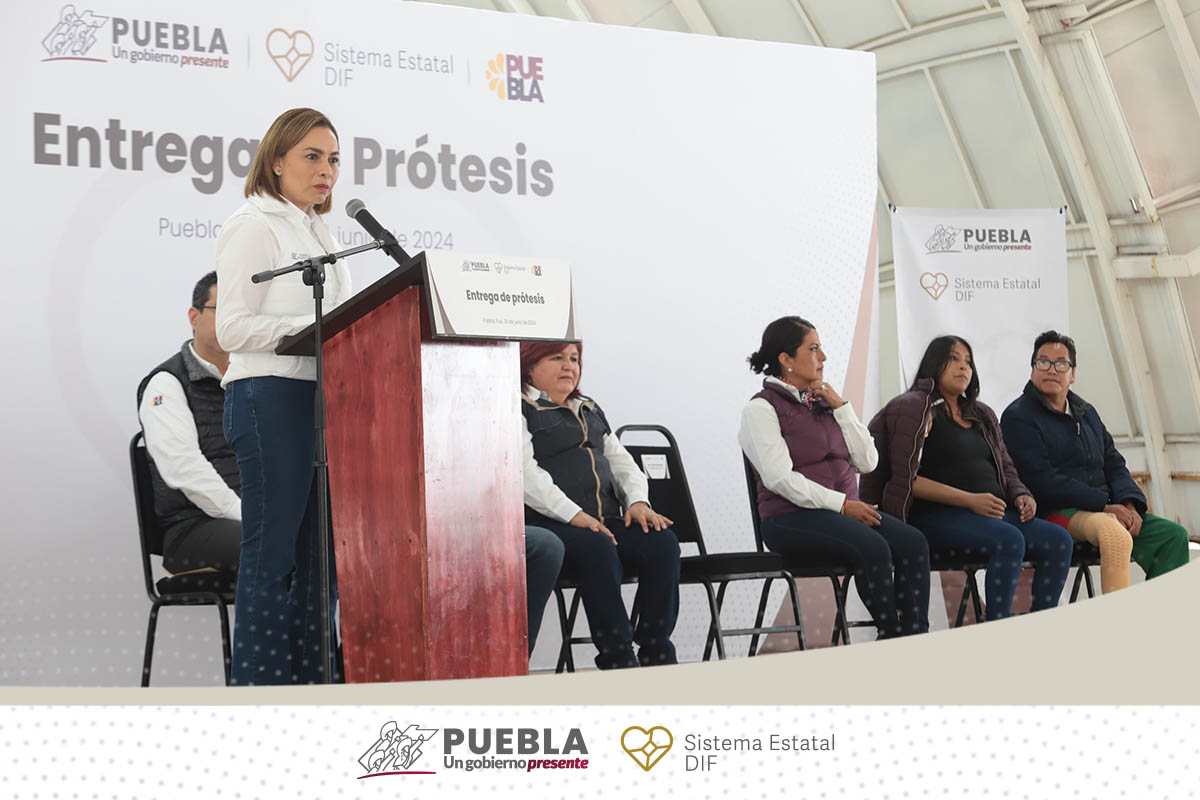 Entrega SEDIF y Gaby Bonilla prótesis a personas con discapacidad
